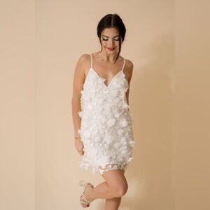 Storia 3D Flower Shift Mini Dress in White, Size Small